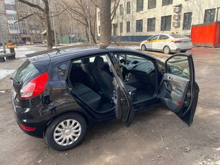 2016 Ford Fiesta Mk6 Рестайлинг, чёрный, 950000 рублей, вид 3