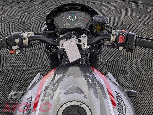 2020 Triumph Street Triple, серый - вид 12