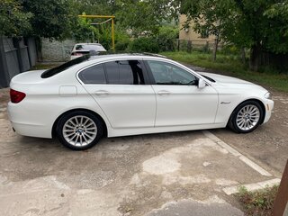 2011 BMW 5 серии 535i VI (F10/F11/F07), белый, 1950000 рублей, вид 3