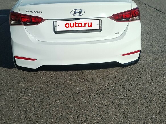 2019 Hyundai Solaris II, белый, 1800000 рублей - вид 2