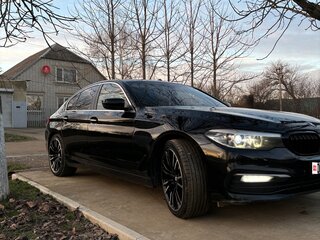 2017 BMW 5 серии 520d xDrive VII (G30/G31/G38), чёрный, 2850000 рублей, вид 2