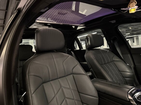 2022 BMW 7 серии 740i VII (G70), чёрный, 9570000 рублей - вид 34