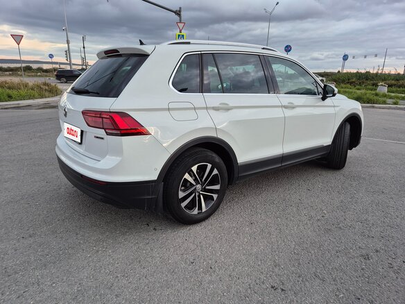 2019 Volkswagen Tiguan II, белый, 2390000 рублей - вид 1
