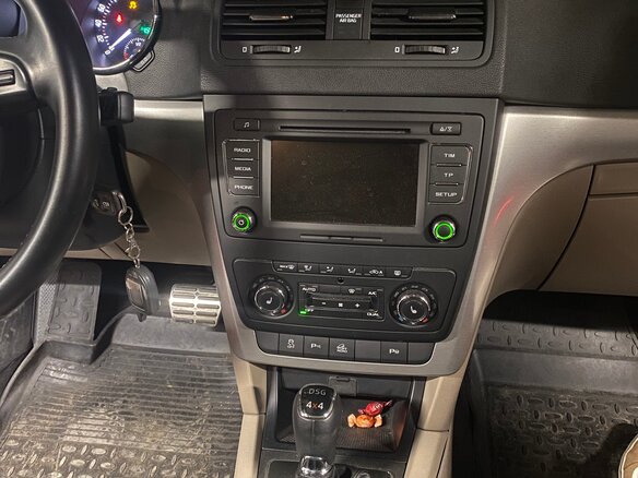 2013 Skoda Yeti I, красный, 1200000 рублей - вид 17