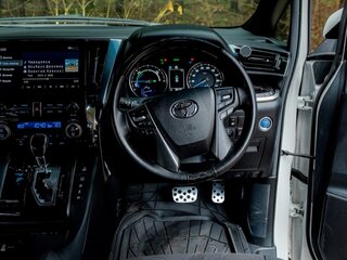 2020 Toyota Vellfire II Рестайлинг, белый, 6000000 рублей, вид 3
