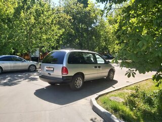 2000 Dodge Caravan III, серебристый, 400000 рублей, вид 4