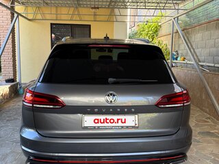 2019 Volkswagen Touareg III, серый, 5600000 рублей, вид 5