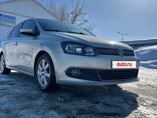 2013 Volkswagen Polo V, серебристый, 800000 рублей, вид 3
