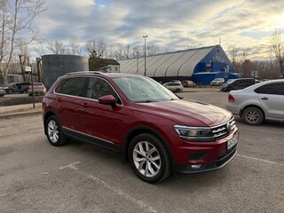 2018 Volkswagen Tiguan II, пурпурный, 2400000 рублей, вид 1