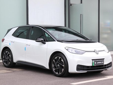 2024 Volkswagen ID.3 57.3 kWh I, белый, 2364505 рублей, вид 3