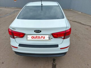 2016 Kia Rio III Рестайлинг, белый, 680000 рублей, вид 4