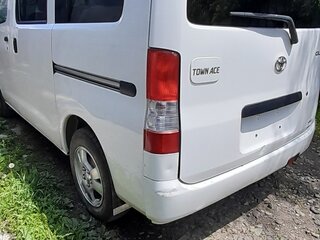 2017 Toyota Town Ace IV, белый, 1480000 рублей, вид 3