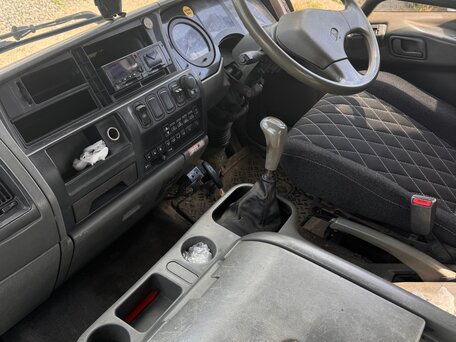 1990 Fuso (Mitsubishi) Fighter, белый, 2300000 рублей, вид 4