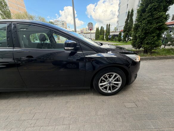 2016 Ford Focus III Рестайлинг, чёрный, 1200000 рублей - вид 2