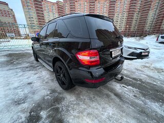 2009 Mercedes-Benz M-Класс 300 II (W164) Рестайлинг, чёрный, 3000000 рублей, вид 5