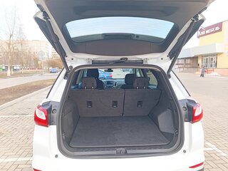 2020 Chevrolet Equinox III, белый, 1850000 рублей, вид 4