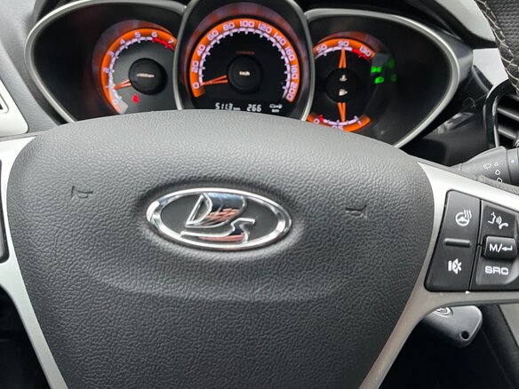 2021 Lada (ВАЗ) Vesta Cross I, белый, 1565000 рублей - вид 1