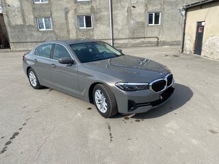 2020 BMW 5 серии 520d xDrive VII (G30/G31/G38) Рестайлинг, серый, 5400000 рублей, вид 4