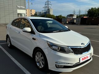 2015 Kia Rio 6-speed III, белый, 850000 рублей, вид 2