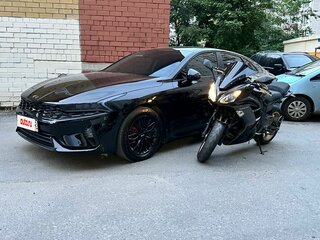 2021 Kia K5 III, чёрный, 3100000 рублей, вид 1
