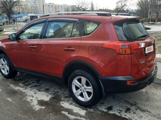 2013 Toyota RAV4 IV (XA40), красный, 1900000 рублей, вид 5
