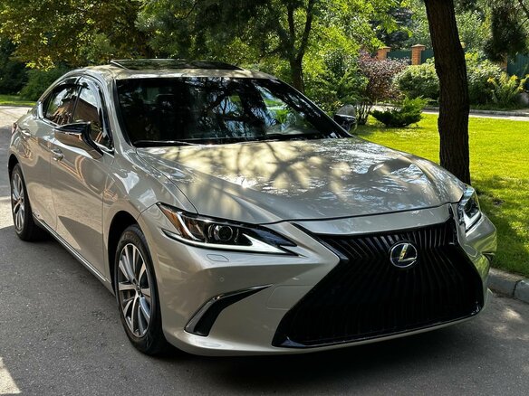 2022 Lexus ES 300h VII Рестайлинг, серый - вид 8