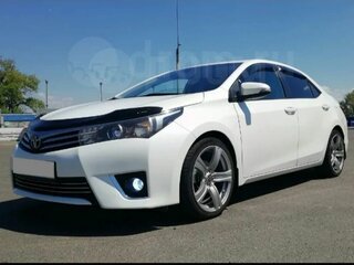 2013 Toyota Corolla XI (E160, E170, E180), белый, 1300000 рублей, вид 1
