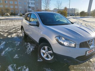2010 Nissan Qashqai I Рестайлинг, серебристый, 820000 рублей, вид 3