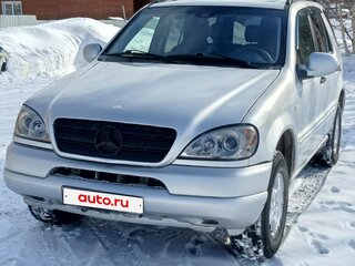 2000 Mercedes-Benz M-Класс 320 I (W163), серебристый, 750000 рублей, вид 1