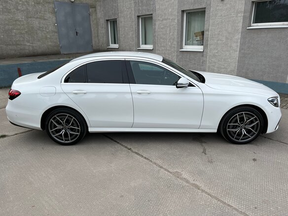 2021 Mercedes-Benz E-Класс 200 V (W213, S213, C238) Рестайлинг, белый, 4450000 рублей - вид 1