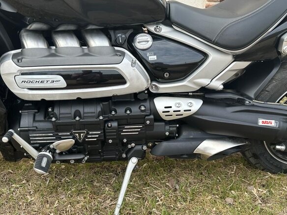 2021 Triumph Rocket III, чёрный, 1999999 рублей - вид 10