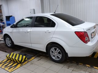 2012 Chevrolet Aveo II, белый, 620000 рублей, вид 4