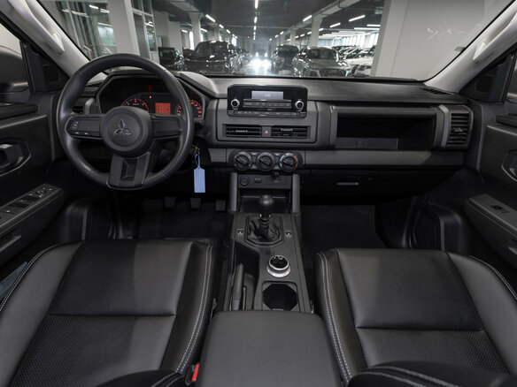 2025 Mitsubishi L200 VI, серый, 4850000 рублей - вид 7
