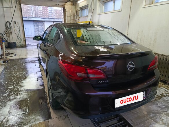 2013 Opel Astra J Рестайлинг, коричневый, 850000 рублей - вид 5