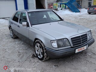1995 Mercedes-Benz E-Класс 420 I (W124), серебристый, 2500000 рублей, вид 4