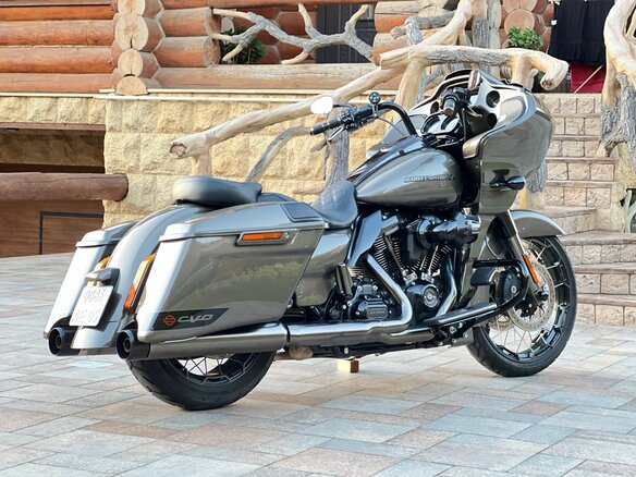 2021 Harley-Davidson CVO Road Glide, золотистый, 3100000 рублей - вид 5