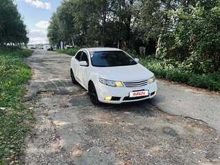 2010 Kia Cerato 4-speed II, белый, 600000 рублей, вид 4