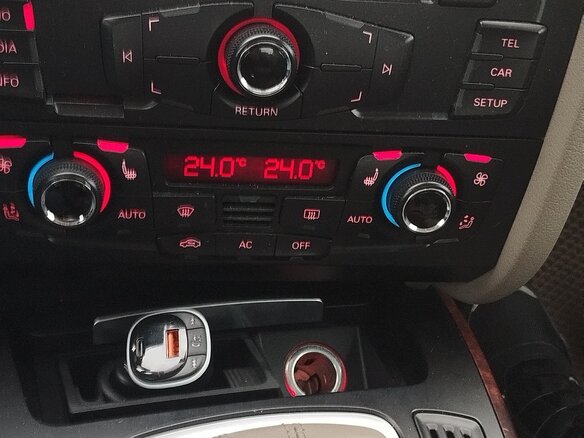 2010 Audi A4 IV (B8), белый, 1000000 рублей - вид 5