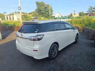 2013 Toyota Wish II Рестайлинг, белый, 1600000 рублей, вид 3
