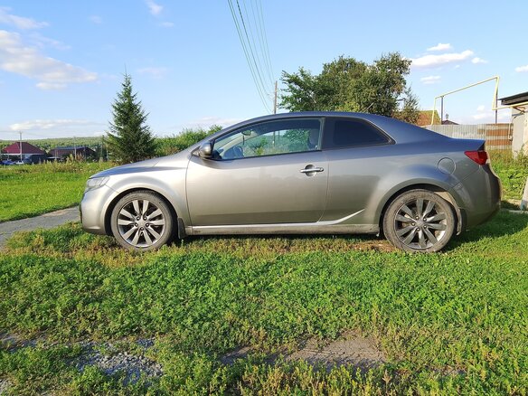 2010 Kia Cerato Koup II, серый, 900000 рублей - вид 6