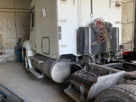 2003 Freightliner Columbia, белый, 1800000 рублей, вид 3