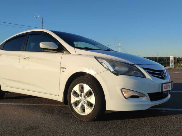 2016 Hyundai Solaris I Рестайлинг, белый - вид 1
