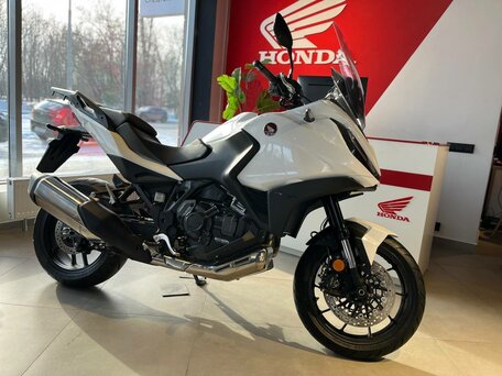 2022 Honda NT1100, белый, 1750000 рублей, вид 2