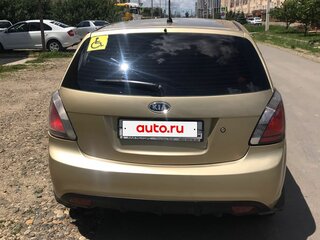 2010 Kia Rio II Рестайлинг, зелёный, 475000 рублей, вид 4