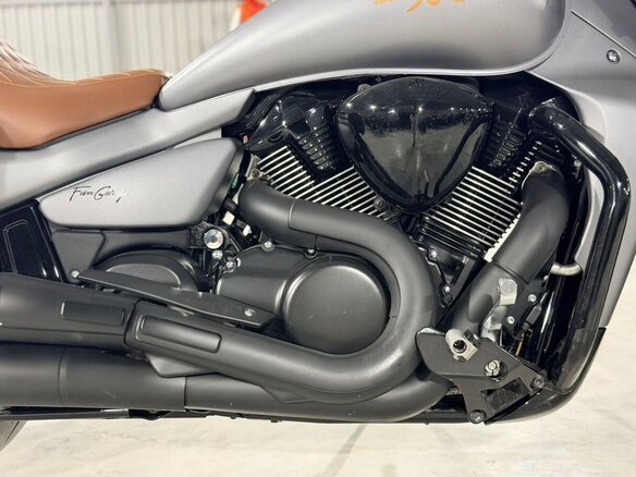 2017 Suzuki Boulevard M109R, серый - вид 11