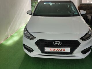 2017 Hyundai Solaris II, белый, 925000 рублей, вид 2