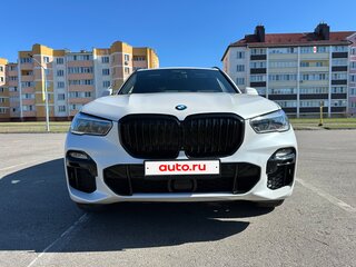 2021 BMW X5 45e IV (G05/G18), белый, 5499000 рублей, вид 4