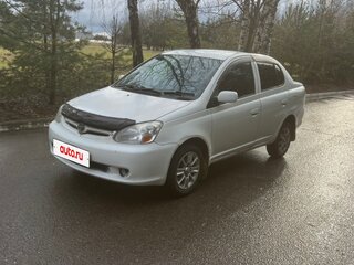 2002 Toyota Platz, белый, 300000 рублей, вид 1