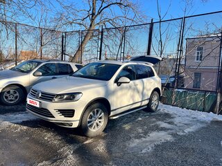 2016 Volkswagen Touareg II Рестайлинг, белый, 2720000 рублей, вид 1