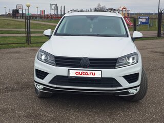 2016 Volkswagen Touareg II Рестайлинг, белый, 2400000 рублей, вид 2